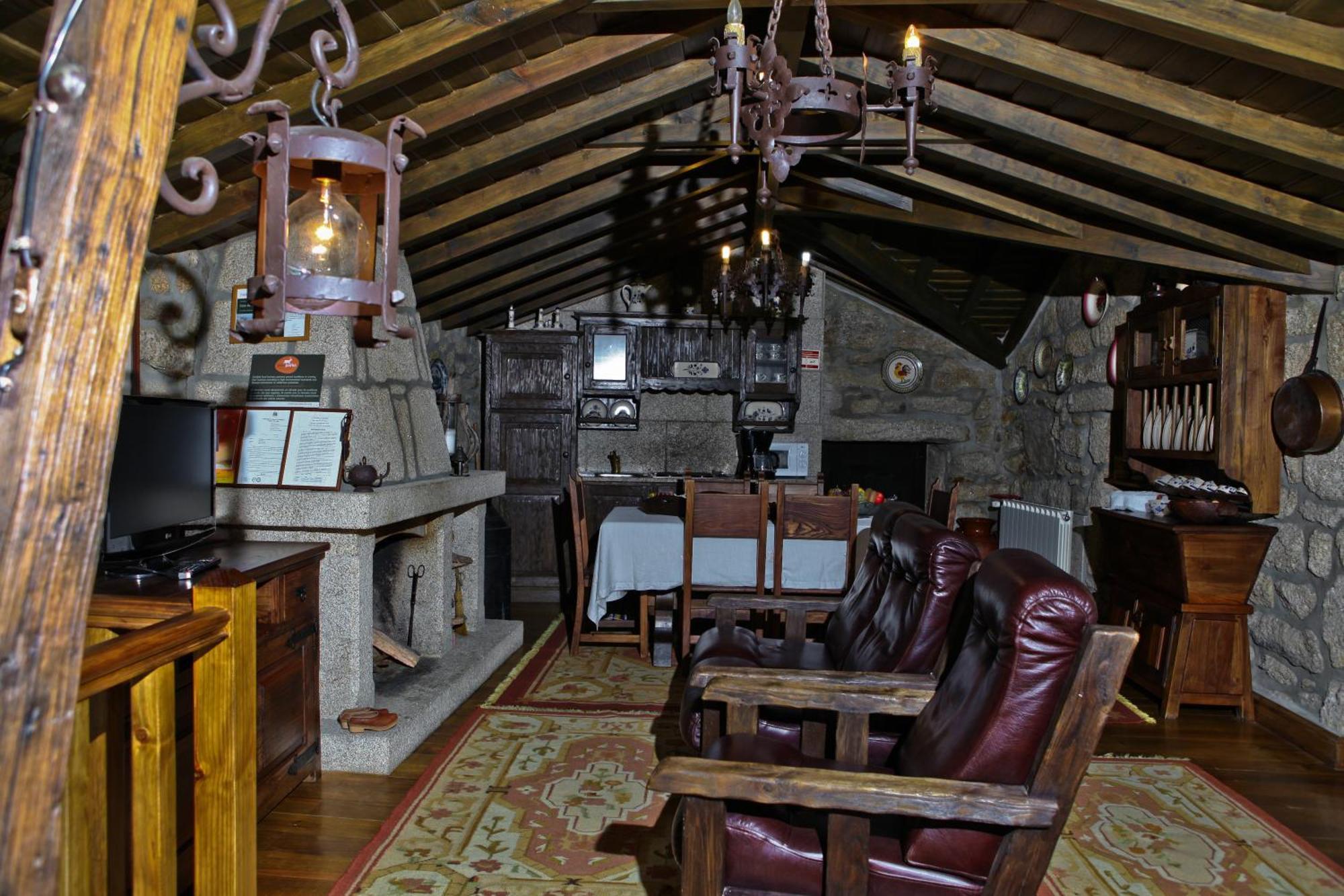 索茹 Casas Do Cavaleiro Eira旅馆 外观 照片